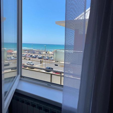 Sea View Apartment Lido di Ostia Ngoại thất bức ảnh