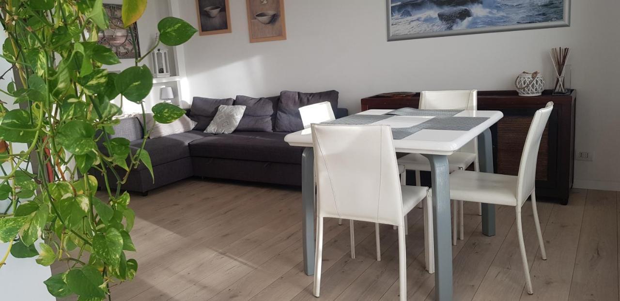 Sea View Apartment Lido di Ostia Ngoại thất bức ảnh