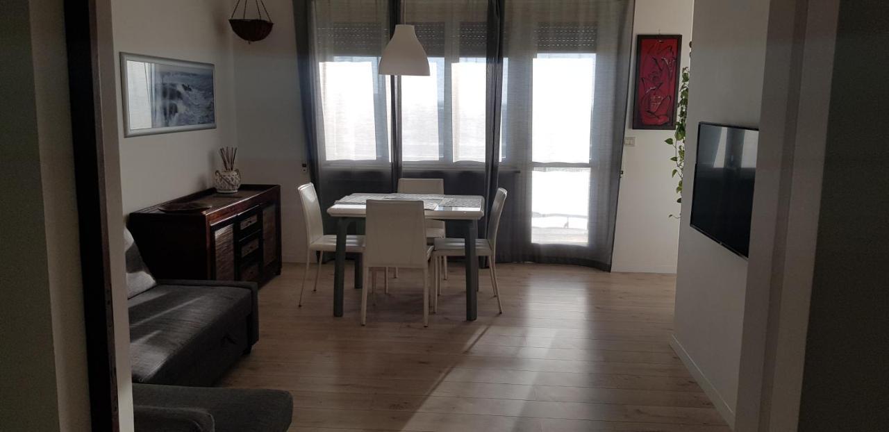 Sea View Apartment Lido di Ostia Ngoại thất bức ảnh