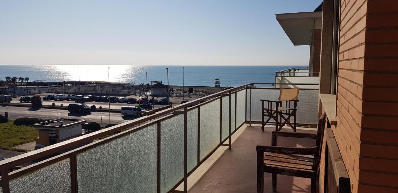 Sea View Apartment Lido di Ostia Ngoại thất bức ảnh