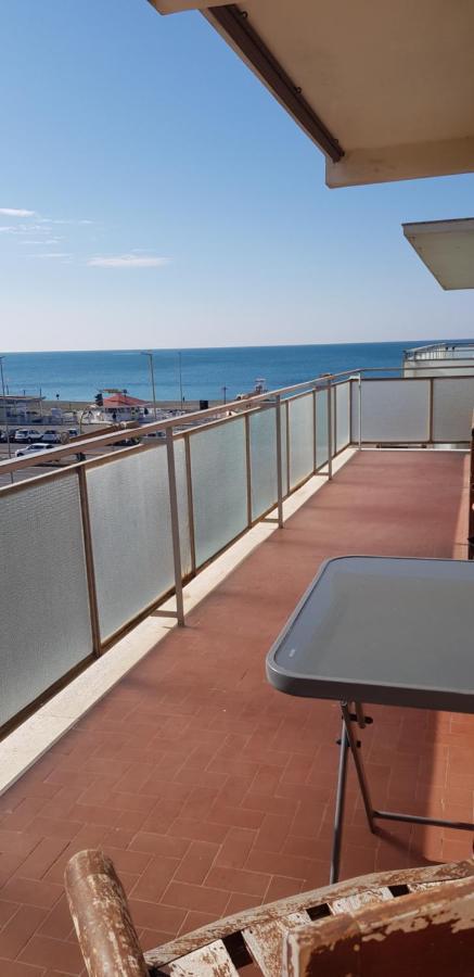 Sea View Apartment Lido di Ostia Ngoại thất bức ảnh