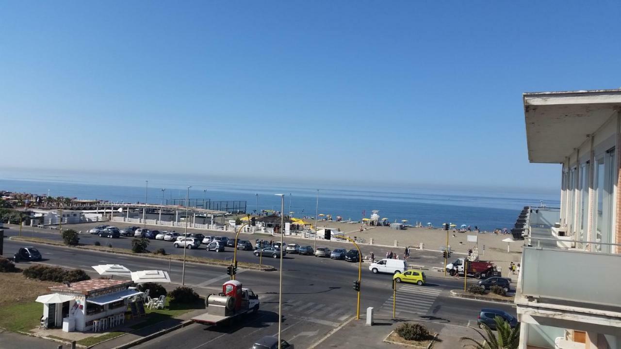 Sea View Apartment Lido di Ostia Ngoại thất bức ảnh