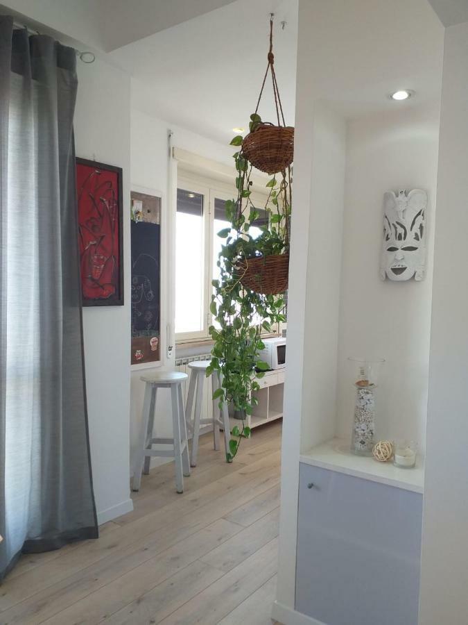 Sea View Apartment Lido di Ostia Ngoại thất bức ảnh